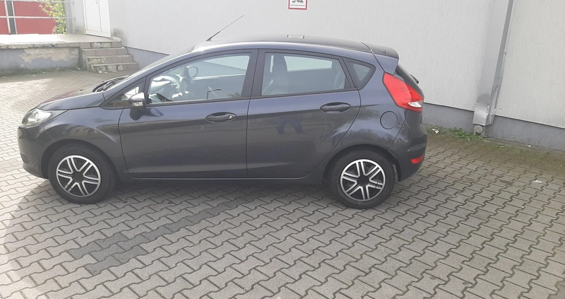 Ford Fiesta cena 13000 przebieg: 163000, rok produkcji 2009 z Poznań małe 92